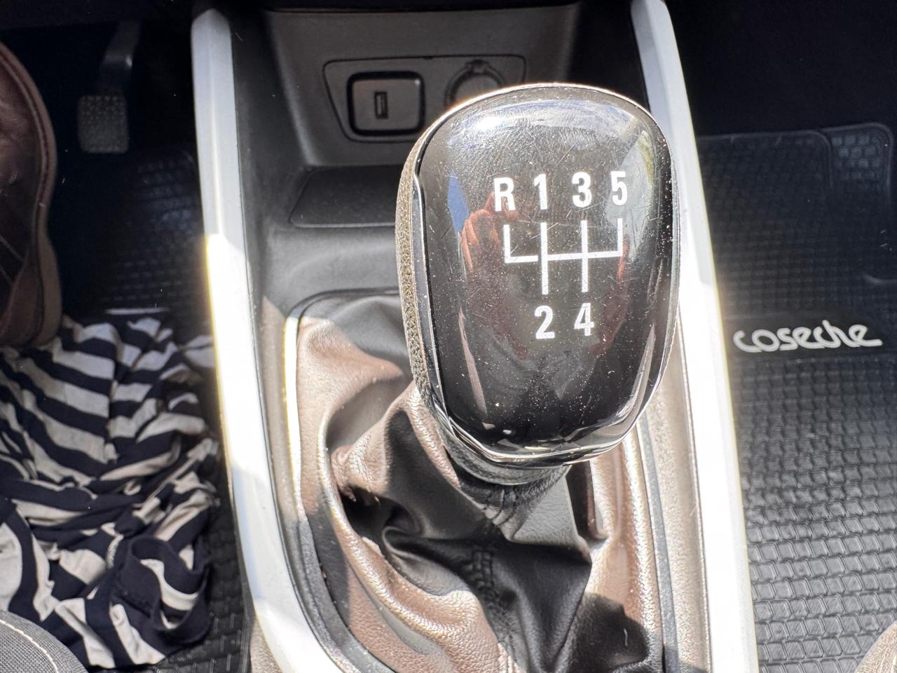Chevrolet Onix — foto 13 de 14