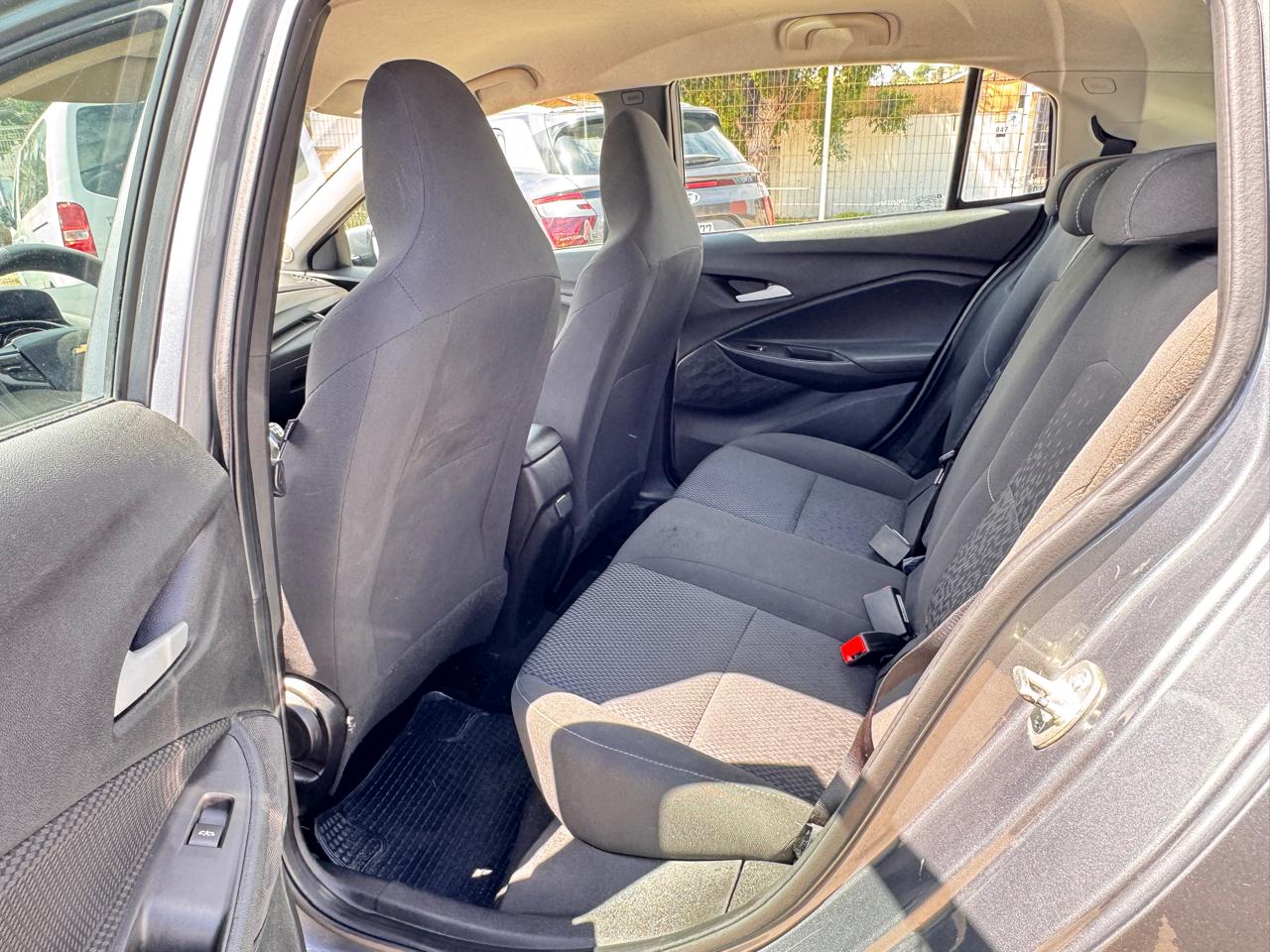 Chevrolet Onix — foto 10 de 14