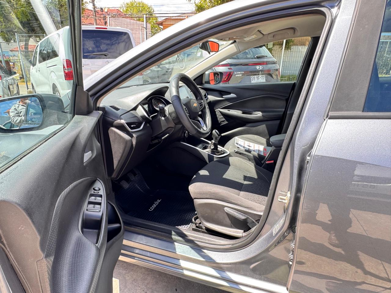 Chevrolet Onix — foto 11 de 14